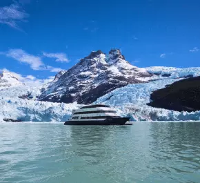 Uspala, Spegazzini Glaciers Cruise